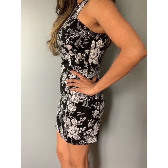 Black and white floral printed dress - Picture 5 of 9